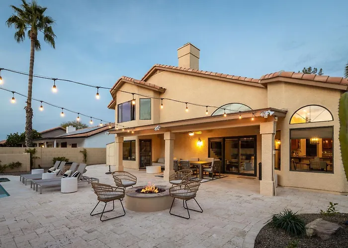 Arch Views Beautifully Designed With Swimming Pool Table And Casa vacanze Phoenix