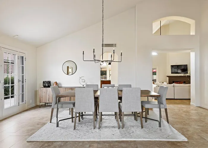 Arch Views Beautifully Designed With Swimming Pool Table And Casa vacanze *